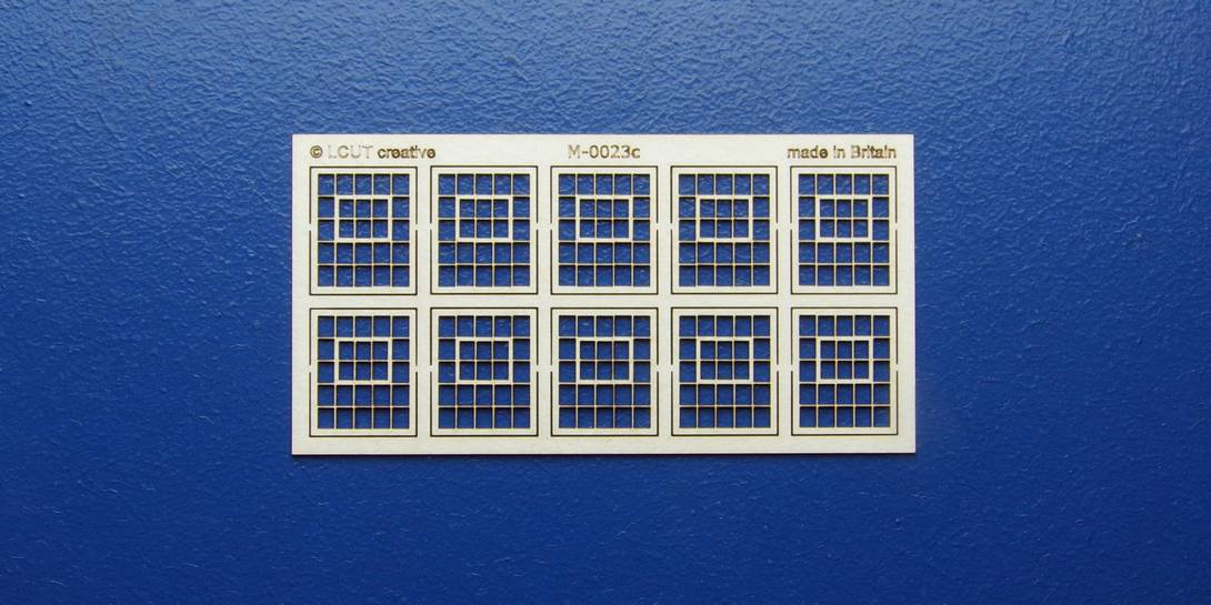 M 00-23c OO gauge kit of 10 industrial windows Kit of 10 industrial windows. Made with high quality fiber board 0.7mm thick.
